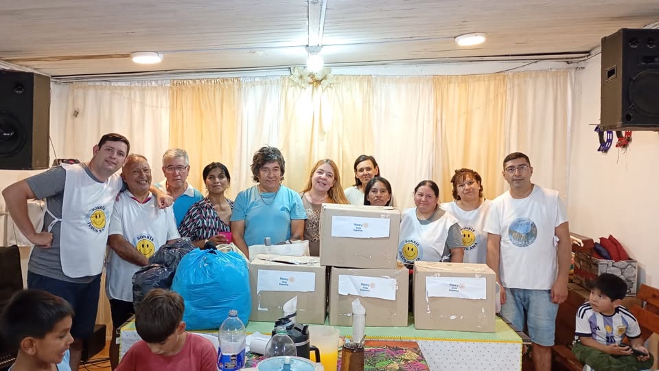 Alimentos no perecederos y viandas para comedor en Bernal